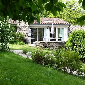 Lodge Les Grangeonnes, Nature, Piscine, Sauna Pour Accueil Familiale Ou De Groupe, Saint-Basile